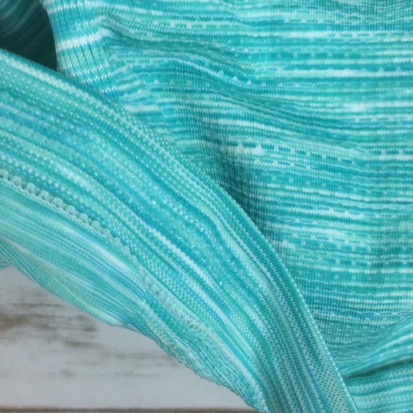 Athleta turquoise short sleeve fastest track tee - Picture 5 of 8